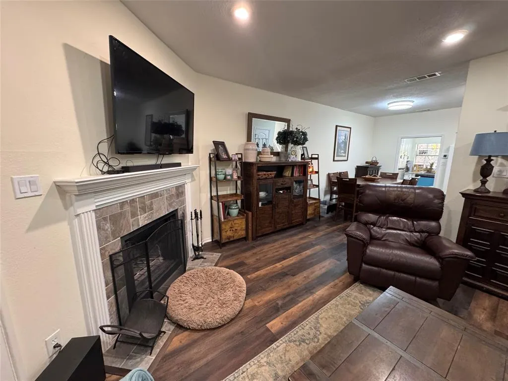 2506 Wedglea Drive, #105