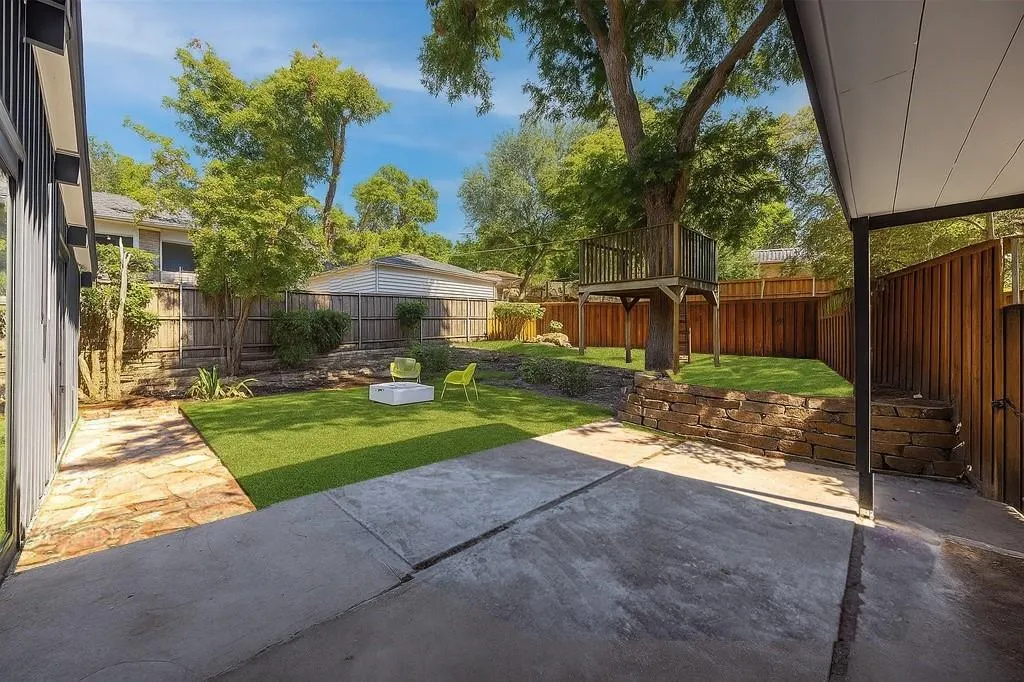 9740 Edgepine Drive