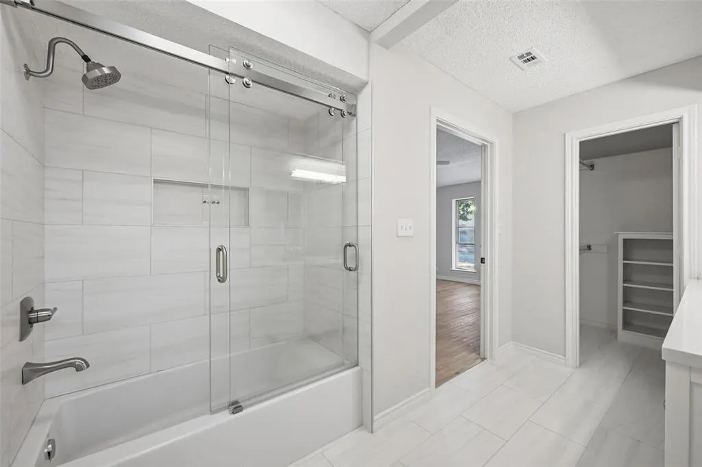 921 Autumn Lake Drive