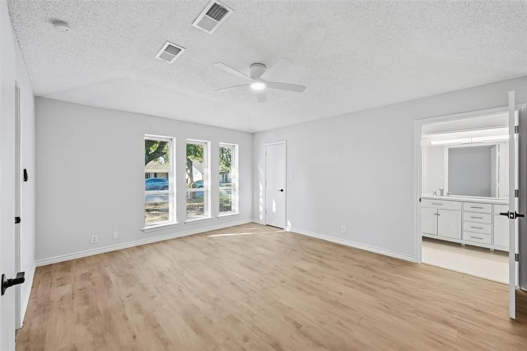 921 Autumn Lake Drive