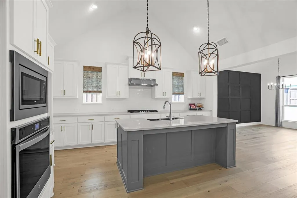 4140 Silver Spur Drive