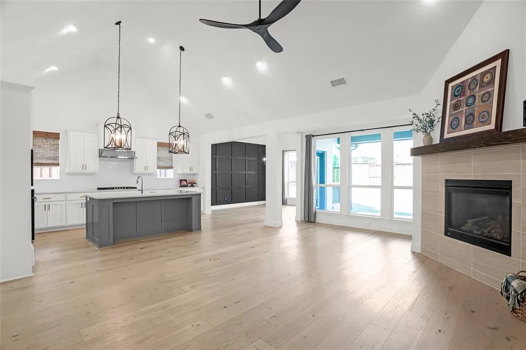 4140 Silver Spur Drive