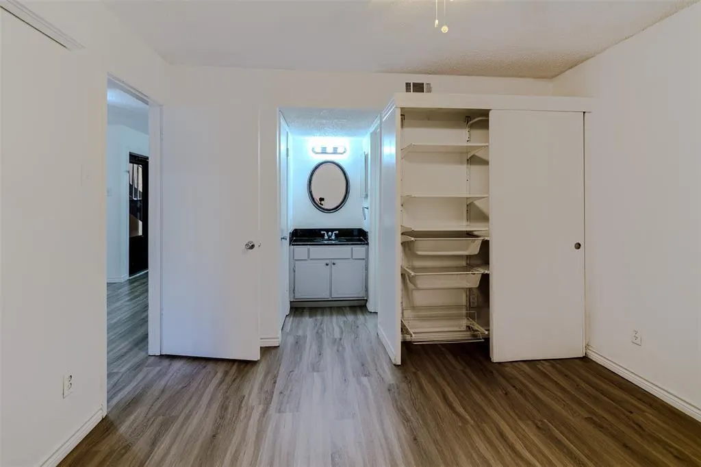 4044 Buena Vista, #104