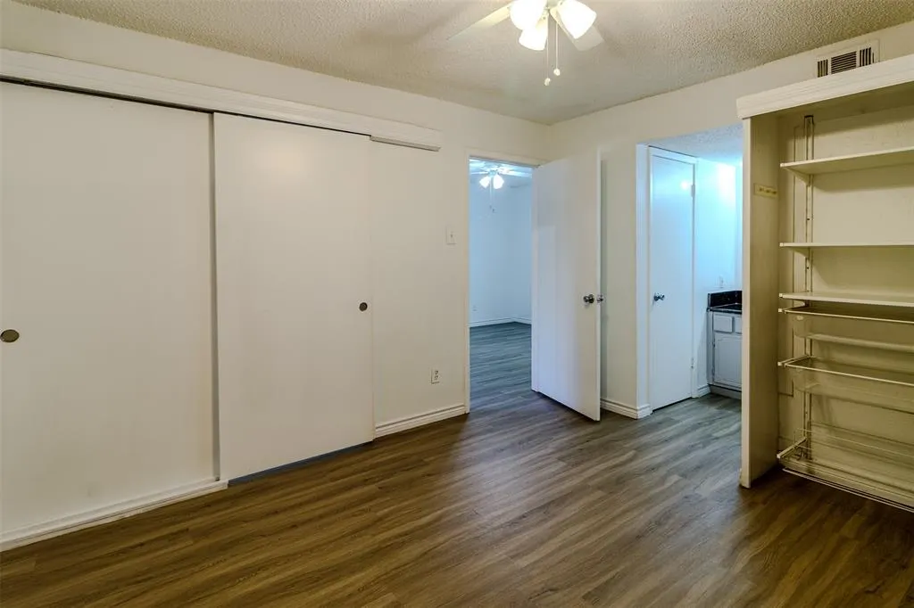 4044 Buena Vista, #104