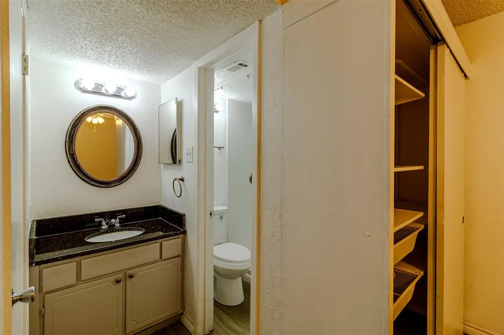 4044 Buena Vista Street, #104
