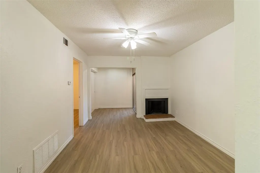 4044 Buena Vista Street, #104