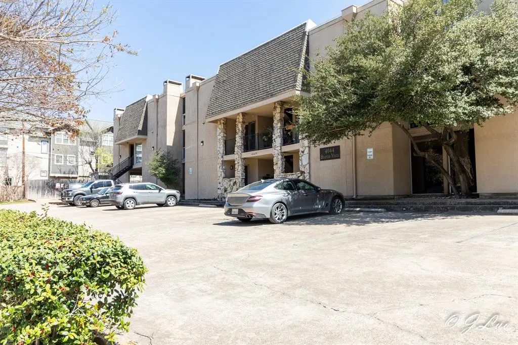 4044 Buena Vista Street, #104