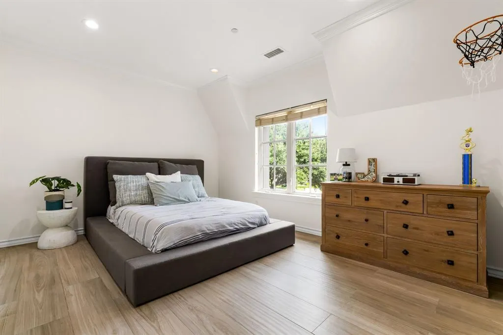 6301 Shady Oaks Drive