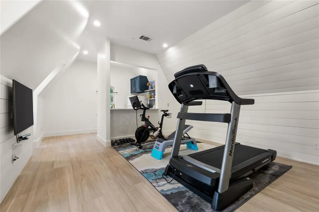 6301 Shady Oaks Drive