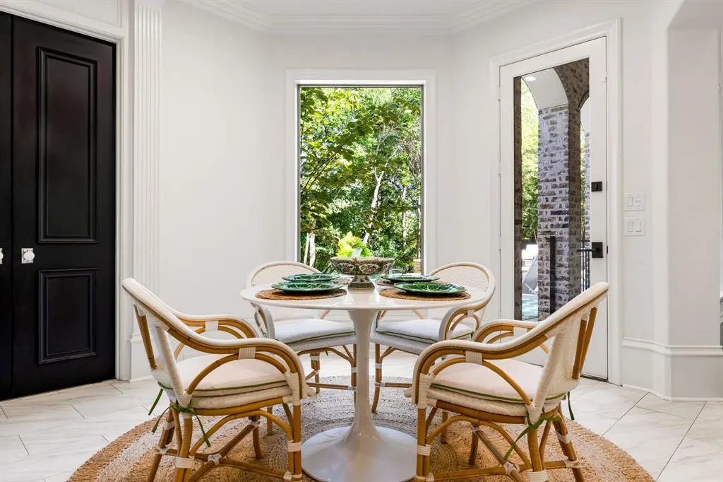 6301 Shady Oaks Drive