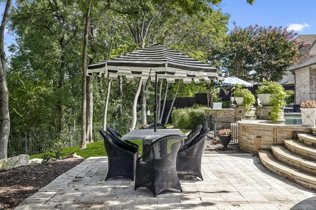 6301 Shady Oaks Drive