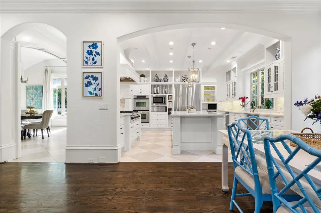 6301 Shady Oaks Drive