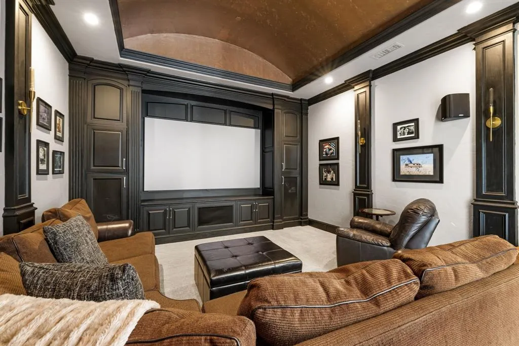 6301 Shady Oaks Drive