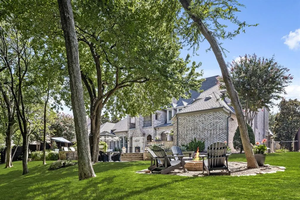 6301 Shady Oaks Drive