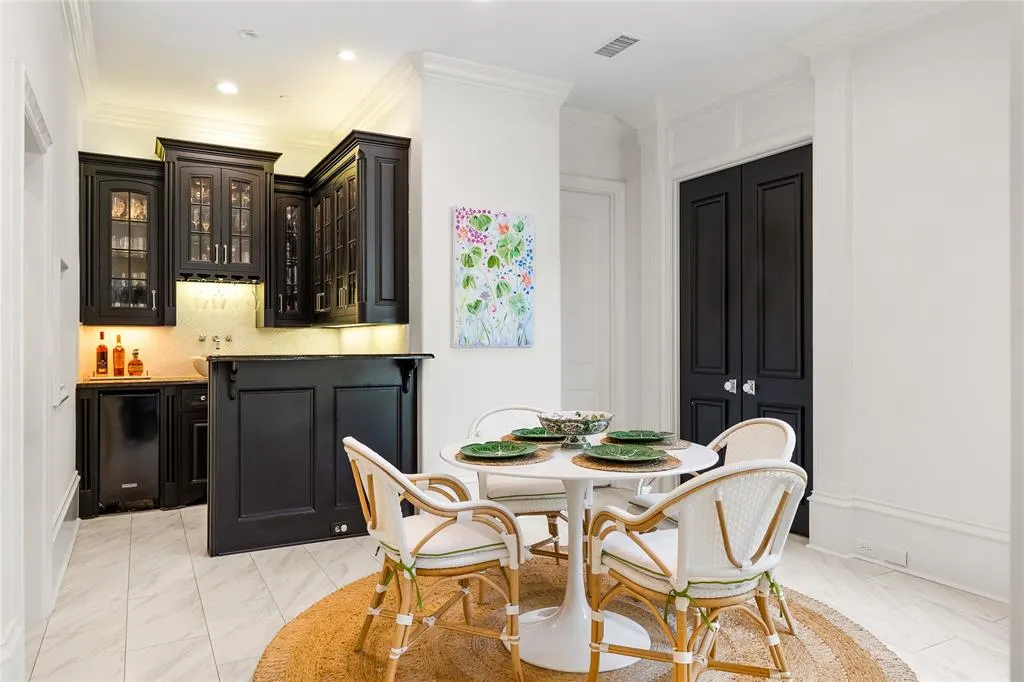 6301 Shady Oaks Drive