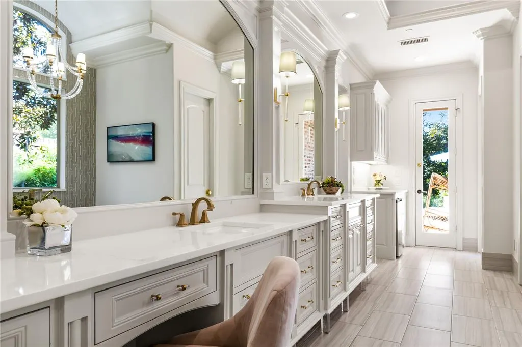 6301 Shady Oaks Drive