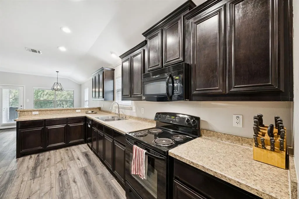 1214 Cottonwood Trail