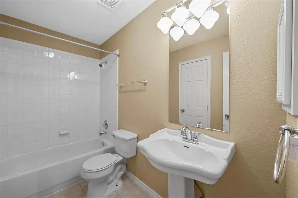 9229 Chesapeake Lane