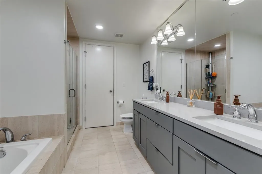 1505 Elm Street, #303