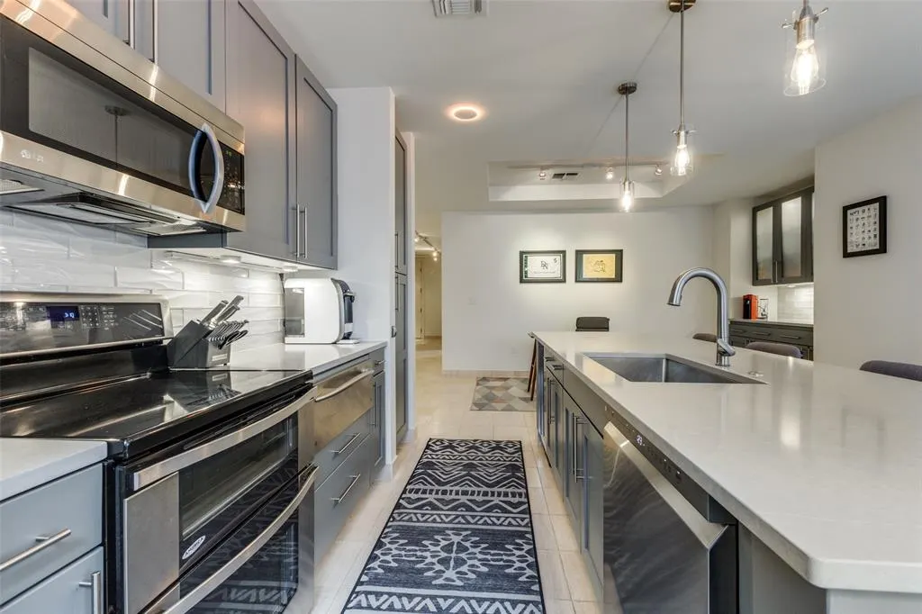 1505 Elm Street, #303