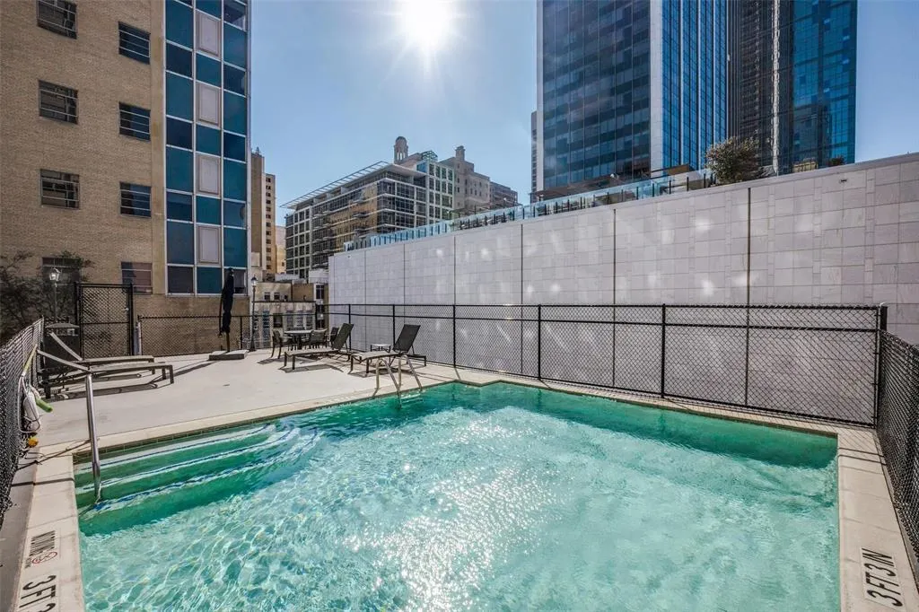 1505 Elm Street, #303