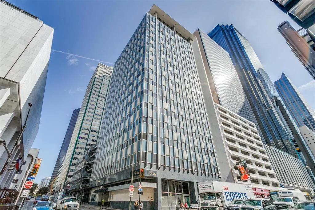 1505 Elm Street, #303