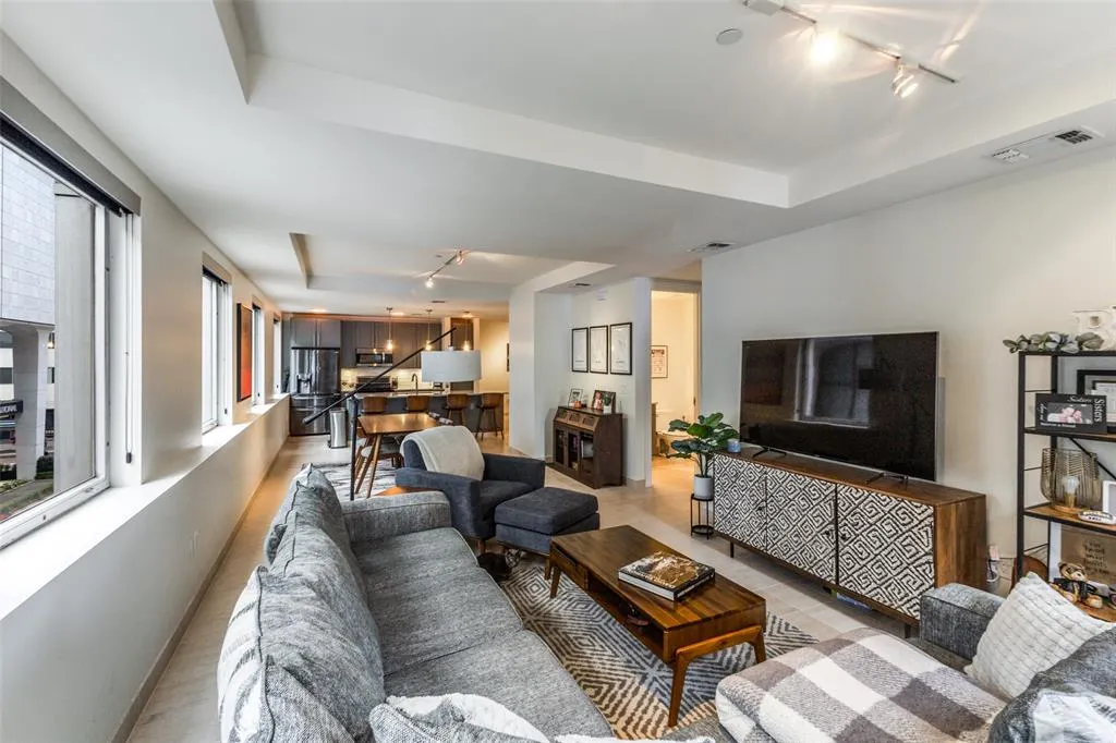 1505 Elm Street, #303