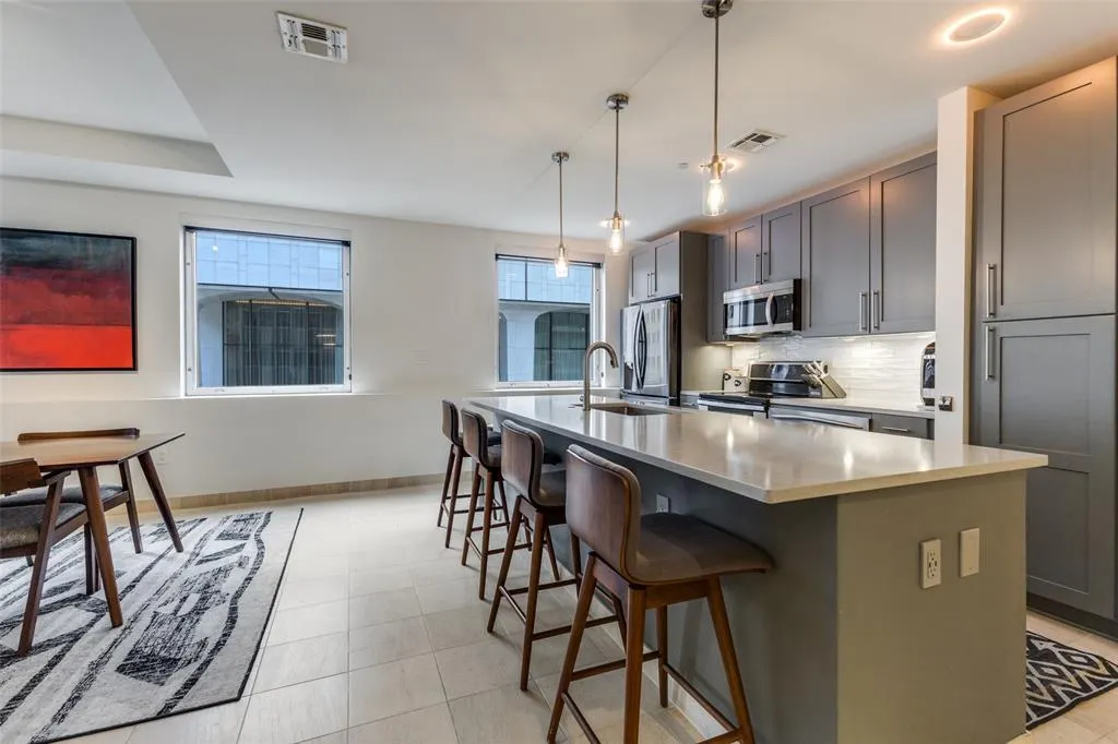 1505 Elm Street, #303