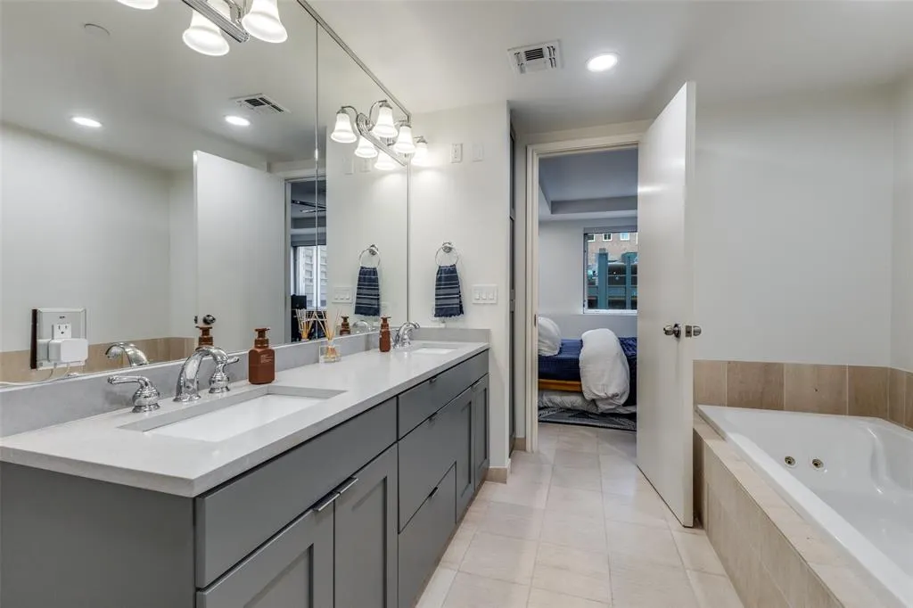 1505 Elm Street, #303