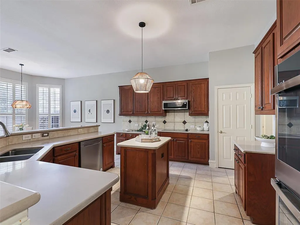 2673 April Sound Lane