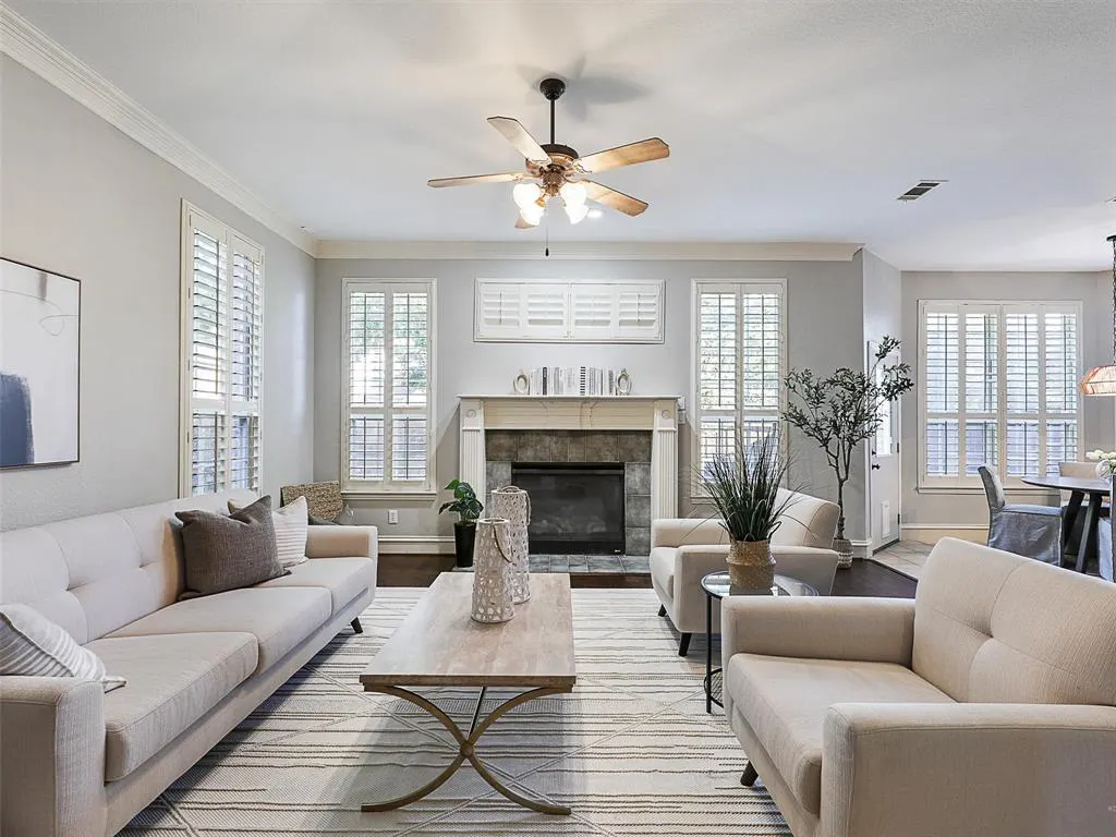 2673 April Sound Lane