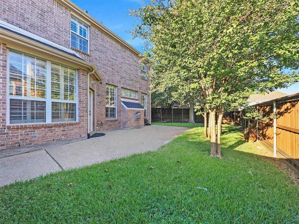 2673 April Sound Lane