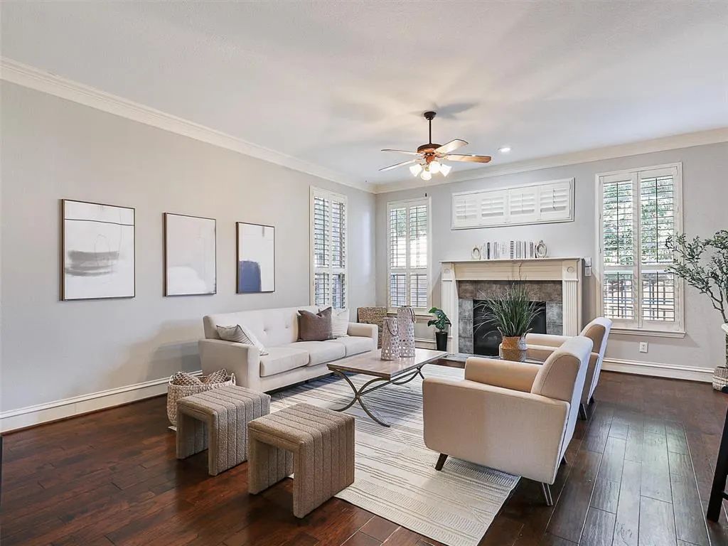 2673 April Sound Lane