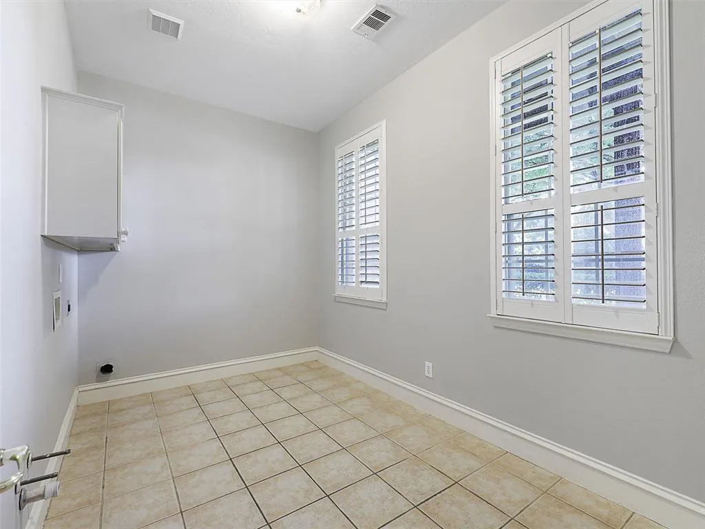 2673 April Sound Lane