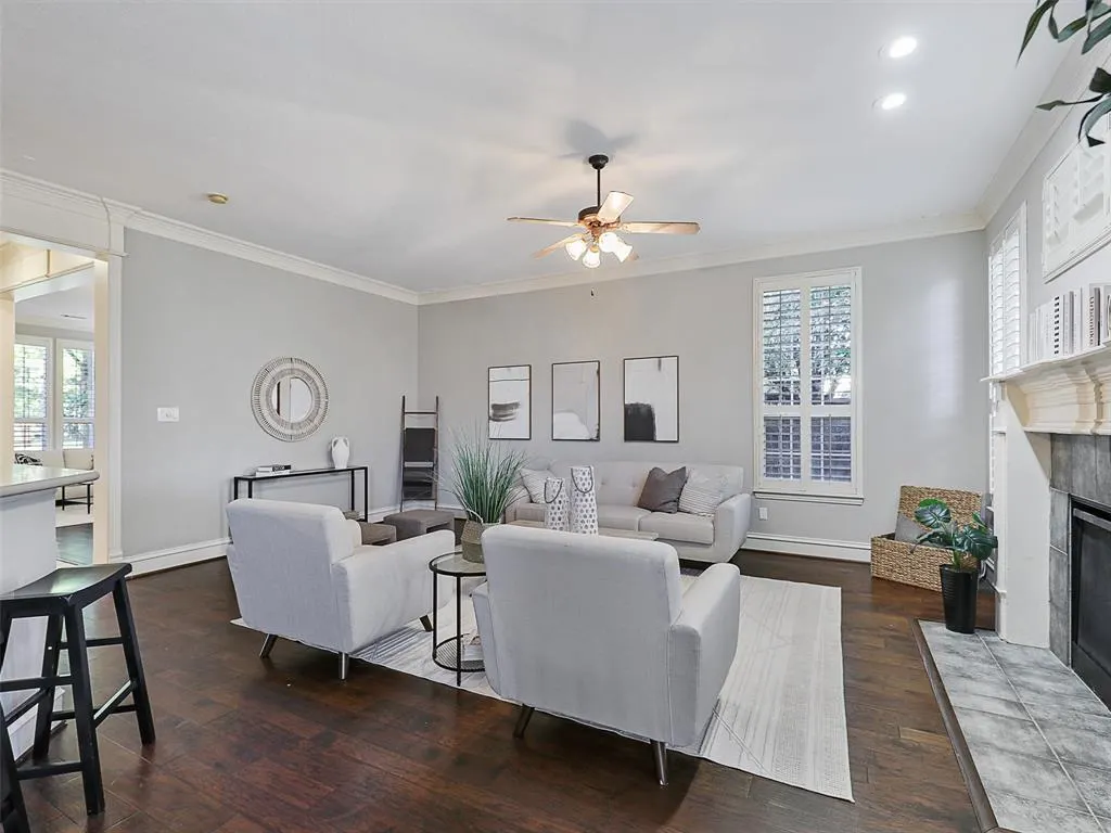 2673 April Sound Lane