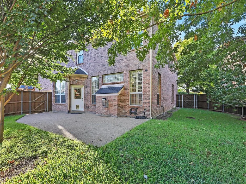 2673 April Sound Lane