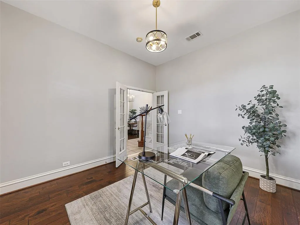 2673 April Sound Lane