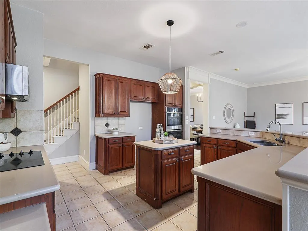 2673 April Sound Lane