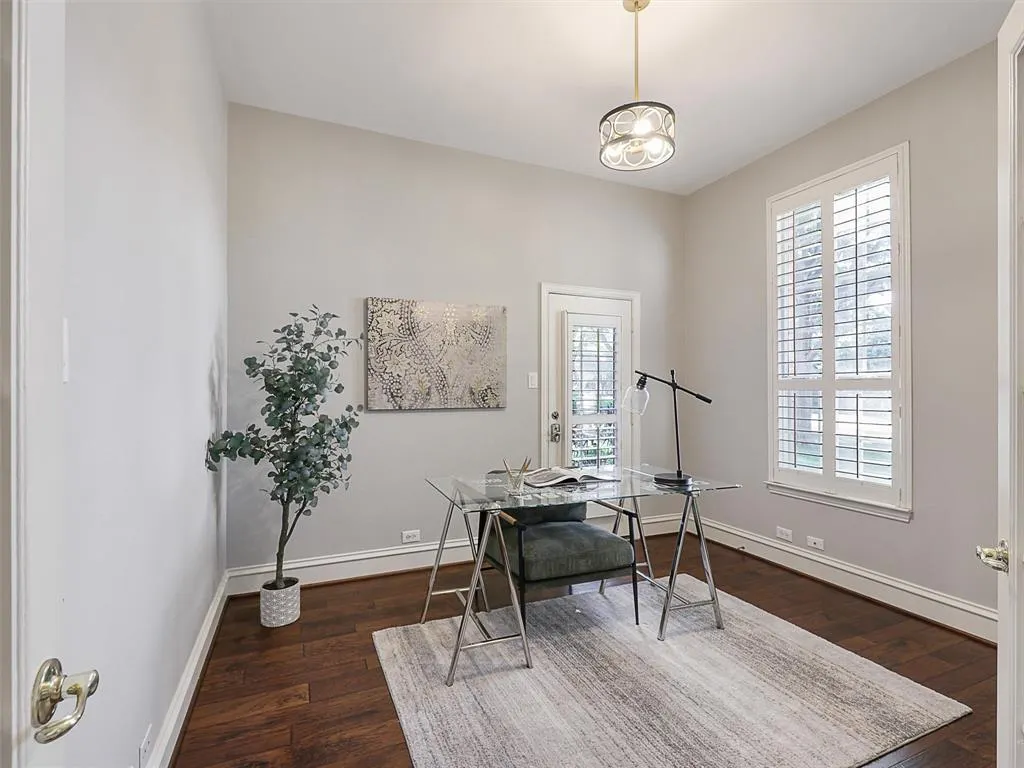 2673 April Sound Lane