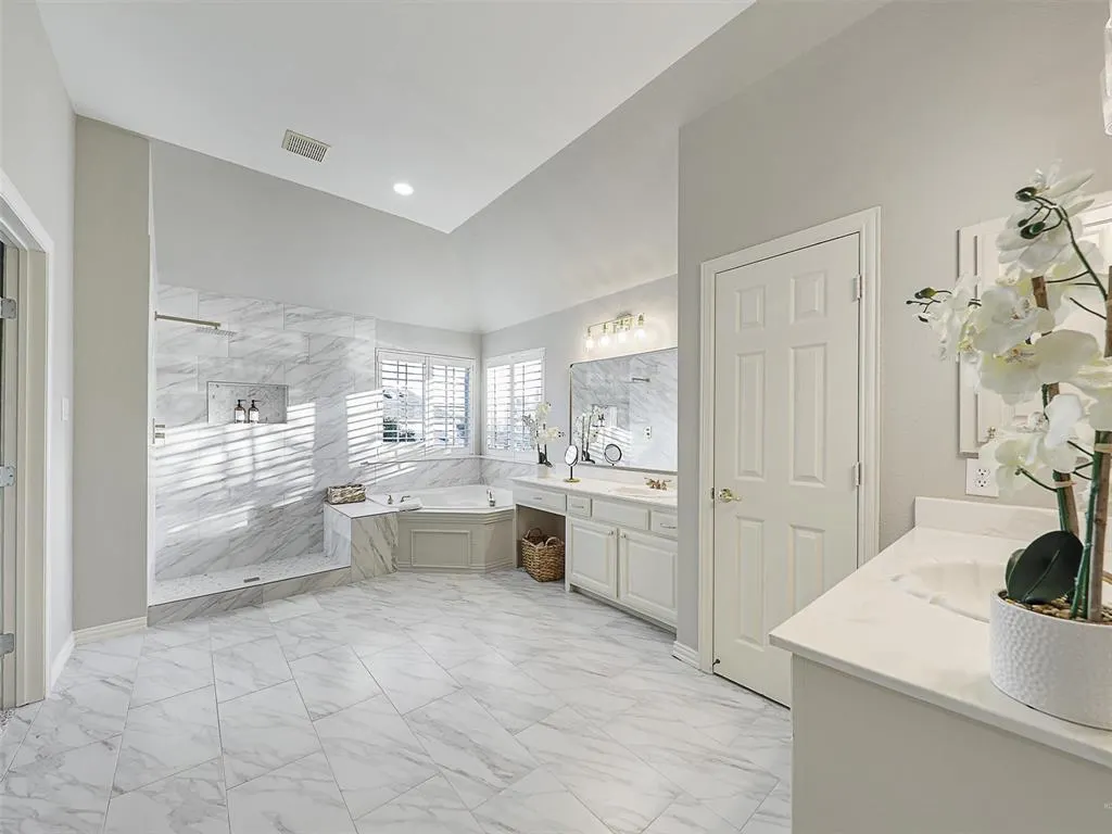 2673 April Sound Lane