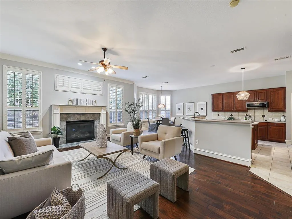 2673 April Sound Lane