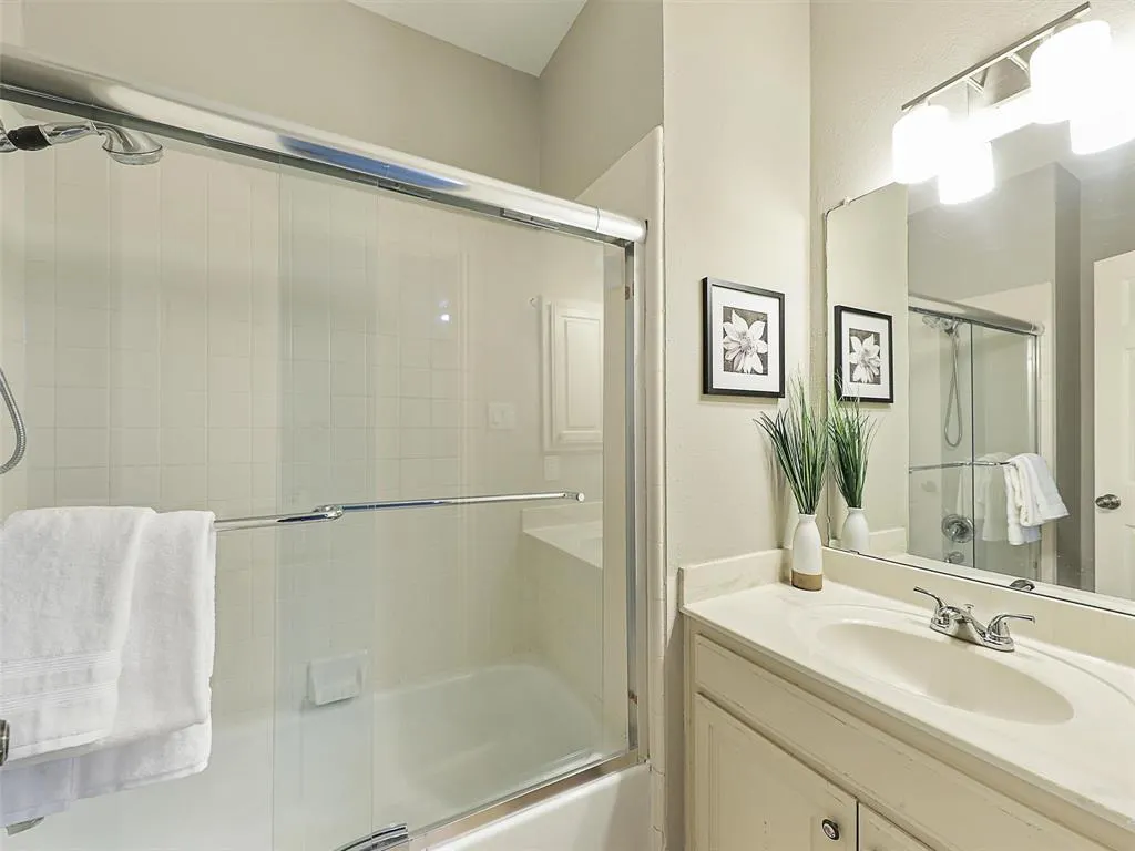 2673 April Sound Lane