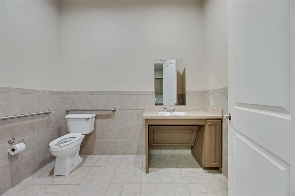 5052 Tennyson Parkway