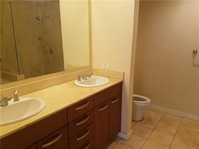 1200 Main Street, #1010