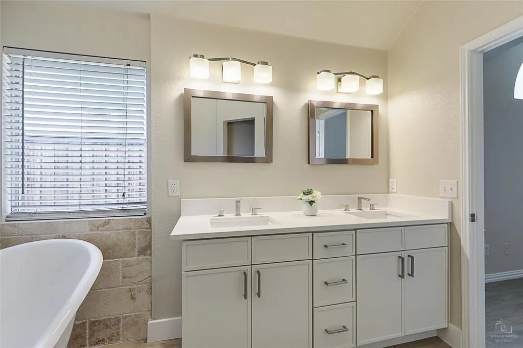 8609 Shakespeare Lane