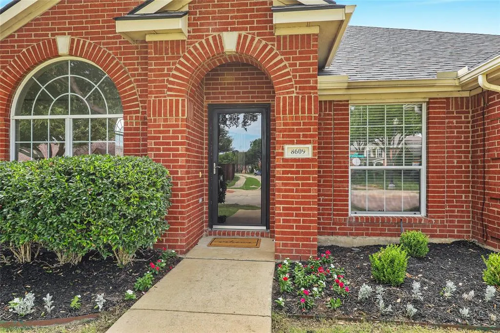 8609 Shakespeare Lane