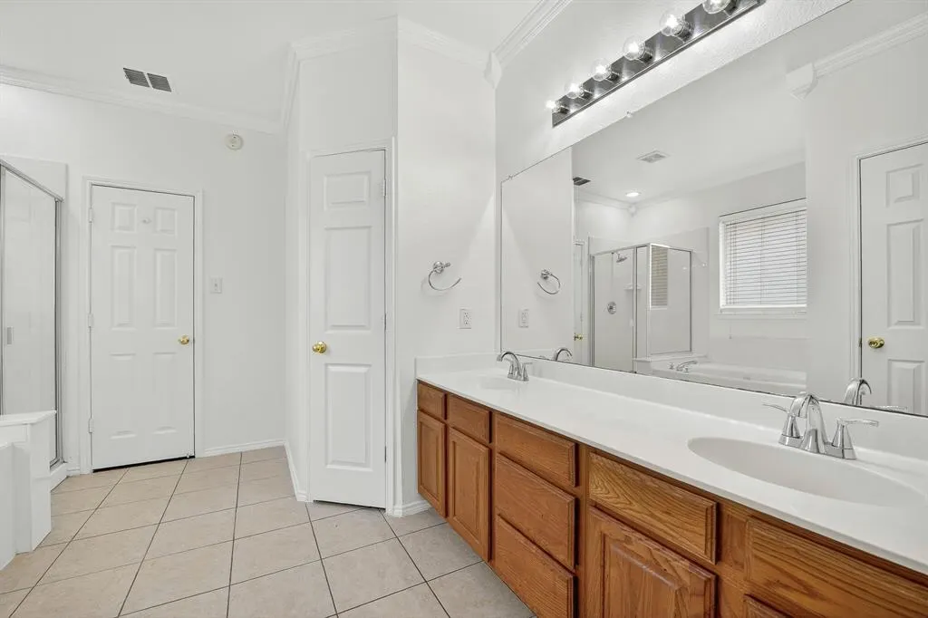 1006 Hidden Creek Drive