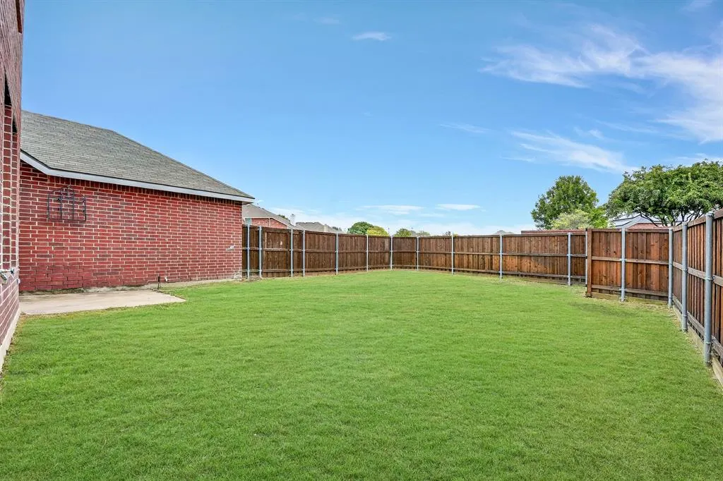 1006 Hidden Creek Drive