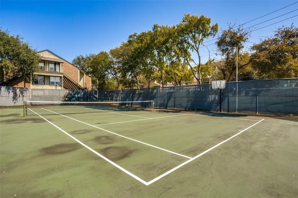 5981 Arapaho Road, #1003