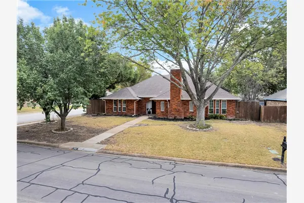 816 Autumn Lake Drive